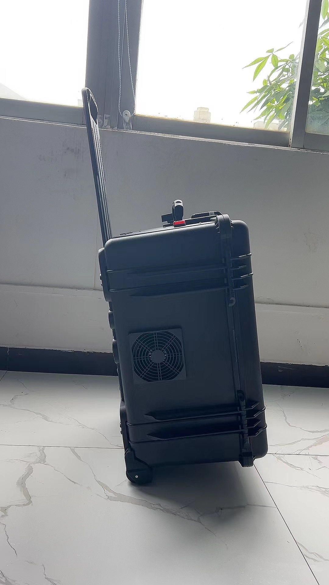 临武手拉箱型移动通信干扰器